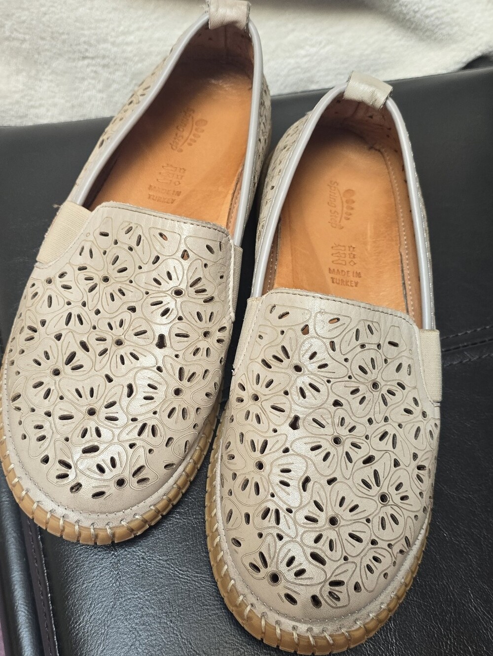 Women's shoes